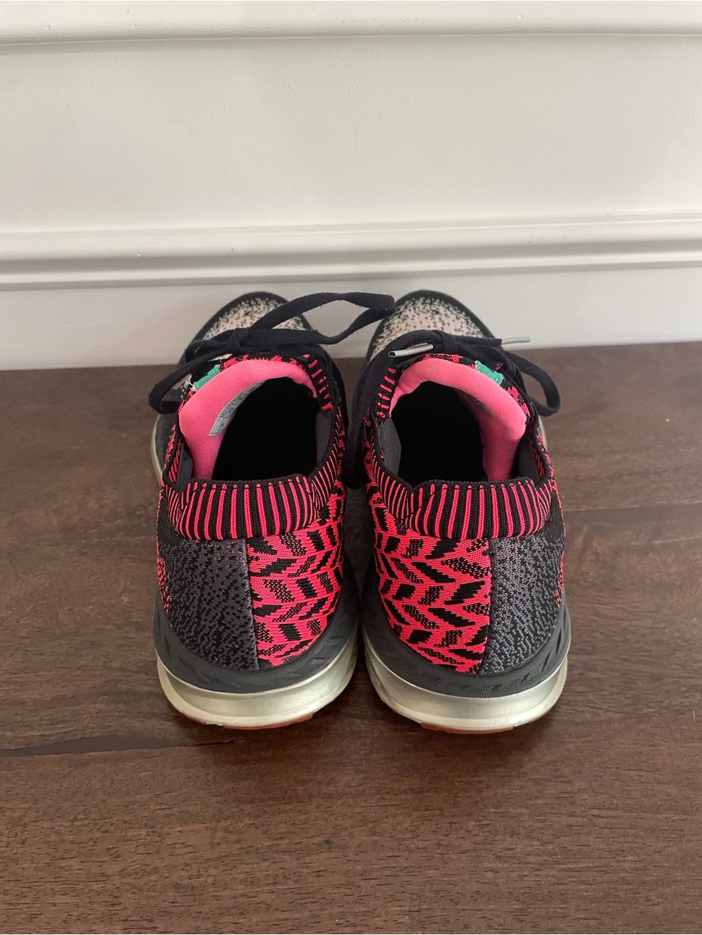 Brooks Women’s Bedlam Sneakers - Picture 4 of 6
